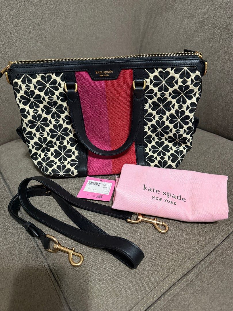 PRELOVED Kate Spade - Jacquard Medium Satchel (Category: Luxury Bags & Wallets) located in San Pedro. Submitted by misslumi (Listing ID 1399375845, Image 2). Description: 100% original from US. Retail bag! Canvas material. Comes with sling, dust bag, price tag and polyplastic. Like new!! Used once or twice lang.