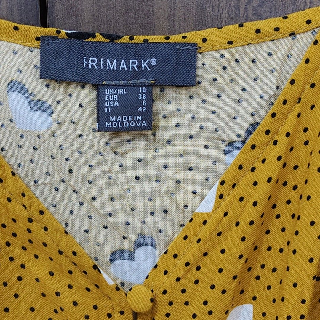 PRIMARK Mustard yellow heart print top (Category: Sleeveless) located in Manila. Submitted by itseyren (Listing ID 1399255593, Image 3). Description: .