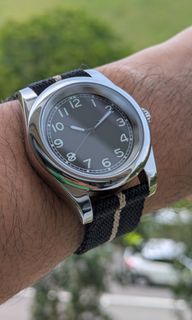 (Category: ) located in . Submitted by goodhands.watches (Listing ID 1399279021, Image 1). Description: .