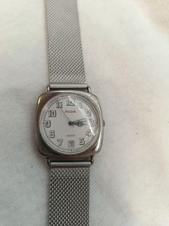 Seiko, Pulsar for USA, Retro model, Quartz. 30mm diameter, working conditions, fitted in Mesh band, plastic lense64225027273474110