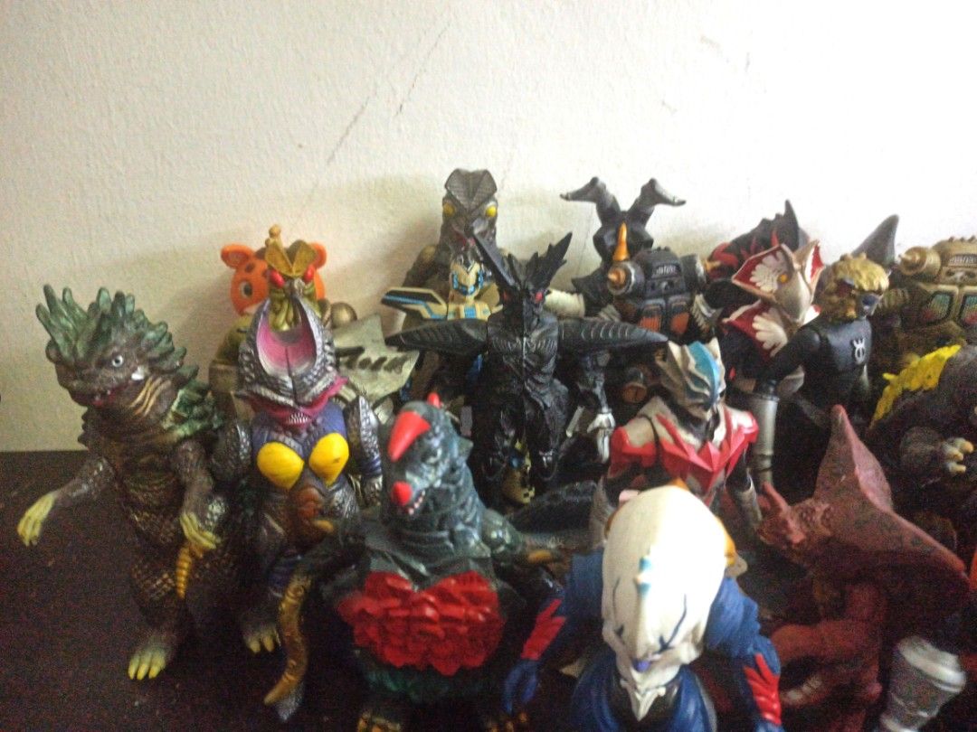 Sofubi Kaiju (Category: Figurines & Statues) located in Johor Bahru. Submitted by ultraman0505 (Listing ID 1399354689, Image 2). Description: sofubi Kaiju 6.5 inci Bandai each 25.