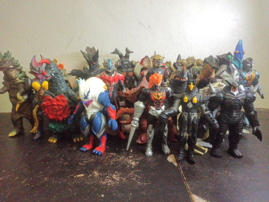 Sofubi Kaiju (Category: Figurines & Statues) located in Johor Bahru. Submitted by ultraman0505 (Listing ID 1399354689, Image 1). Description: sofubi Kaiju 6.5 inci Bandai each 25.