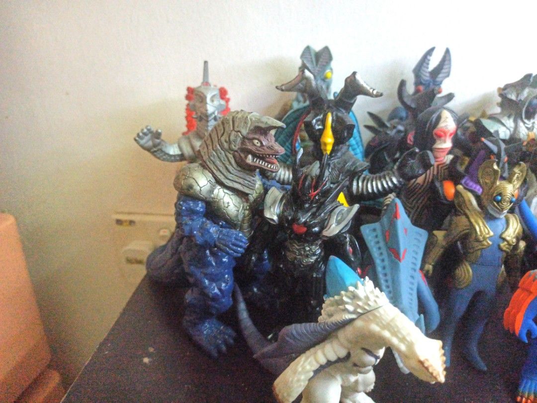 Sofubi Kaiju (Category: Figurines & Statues) located in Johor Bahru. Submitted by ultraman0505 (Listing ID 1399355350, Image 2). Description: Bandai sofubi Kaiju 6.5 inci each 15-20.
