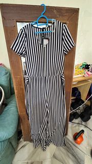(Category: ) located in . Submitted by ellewardrobe (Listing ID 1399376761, Image 1). Description: .