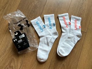 Under Armour Unisex Crew Socks UA (國際大碼) 唔齊色 1 set 兩對64232372335874110