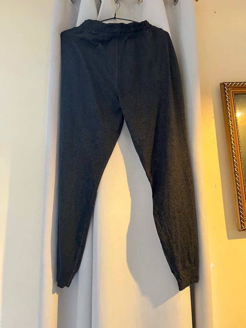 Vuori ✌️Performance Jogger (Category: Activewear) located in Taguig. Submitted by greenfuzz (Listing ID 1399341235, Image 3). Description: .