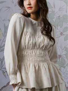 (Category: ) located in . Submitted by letitgowardrobe (Listing ID 1399401024, Image 1). Description: .