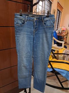(Category: ) located in . Submitted by thriftingi (Listing ID 1399288244, Image 1). Description: .