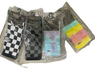 ❣️In Stock🔥($100/3 pairs) (📦Free SF Express on orders over $200) Vans socks (Size 38.5-42)64242679375746110