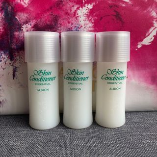 (Category: ) located in . Submitted by beautyloversg (Listing ID 1399514144, Image 1). Description: .