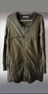 針織軍綠色外套64234667786754110