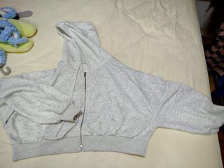 灰色拉鍊連帽外套64236132460803110