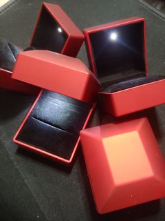 Lighted Ring Box64239722323841110