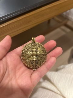 Six-Syllable Great Brightness Mantra Storage Chain Mouth64241807858306110