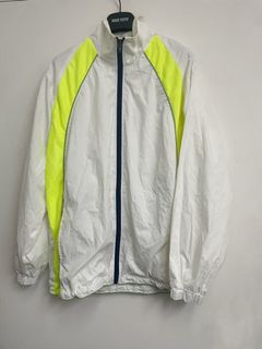 男女款風褸（領有些黃64243380060801110