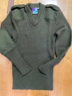 香港童軍店 30 號 橄欖綠毛衣64239250810370110