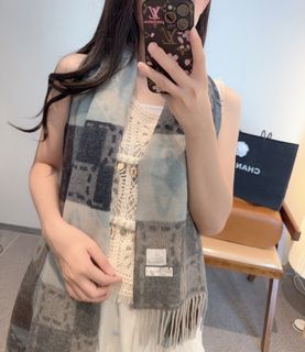 💎品質保障💎𝐕𝐢𝐯𝐢𝐞𝐧𝐧𝐞 𝐖𝐞𝐬𝐭𝐰𝐨𝐨𝐝經典大土星圍巾尺寸50*180cm64245148814211110