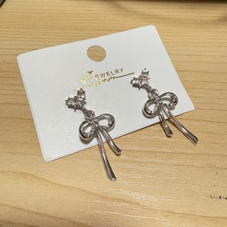 閃石心心蝴蝶結耳釘 銀色心形搖擺女生耳飾飾物耳環耳針一對64243381361282110