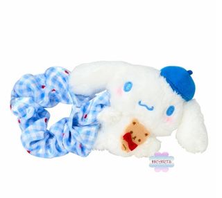 日本直送 Sanrio Cinnamoroll 玉桂狗 畫家毛帽系列 絨公仔配熊仔 髮帶 髮飾 髮繩 髮圈   #C202510057  (現貨)64235657359617110
