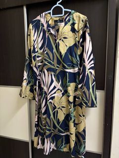 (Category: ) located in . Submitted by prelovedby_snflwr (Listing ID 1399481422, Image 1). Description: .
