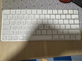 Apple Magic Trackpad (with touchID), keyboard (Lightning connector)64234491133058110