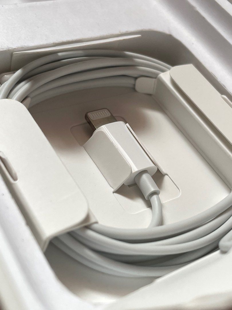 Authentic Apple Wired Lightning Earphone Original (Category: Earphones) located in Lucena. Submitted by allan_rld (Listing ID 1399526792, Image 2). Description: good day, sold out na po ang ating original apple lightning earphones! next year na po ulit ang dating ng new batch :) for the mean time, kayo na po unang makaka alam pag nag restock ulit since nag uupdate po ako sa mga customers Brand New and Authentic - money back if proven fake Straigh