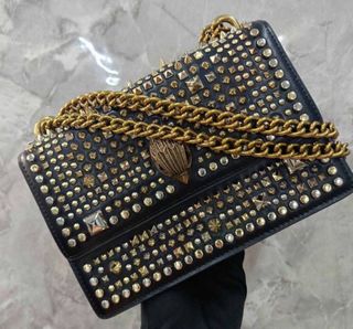 (Category: ) located in . Submitted by jc_closet (Listing ID 1399557064, Image 1). Description: .