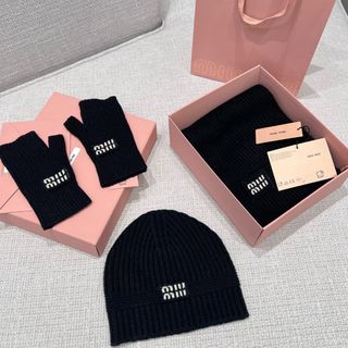 Authentic miumiu knitted three-piece set black64236133156099110