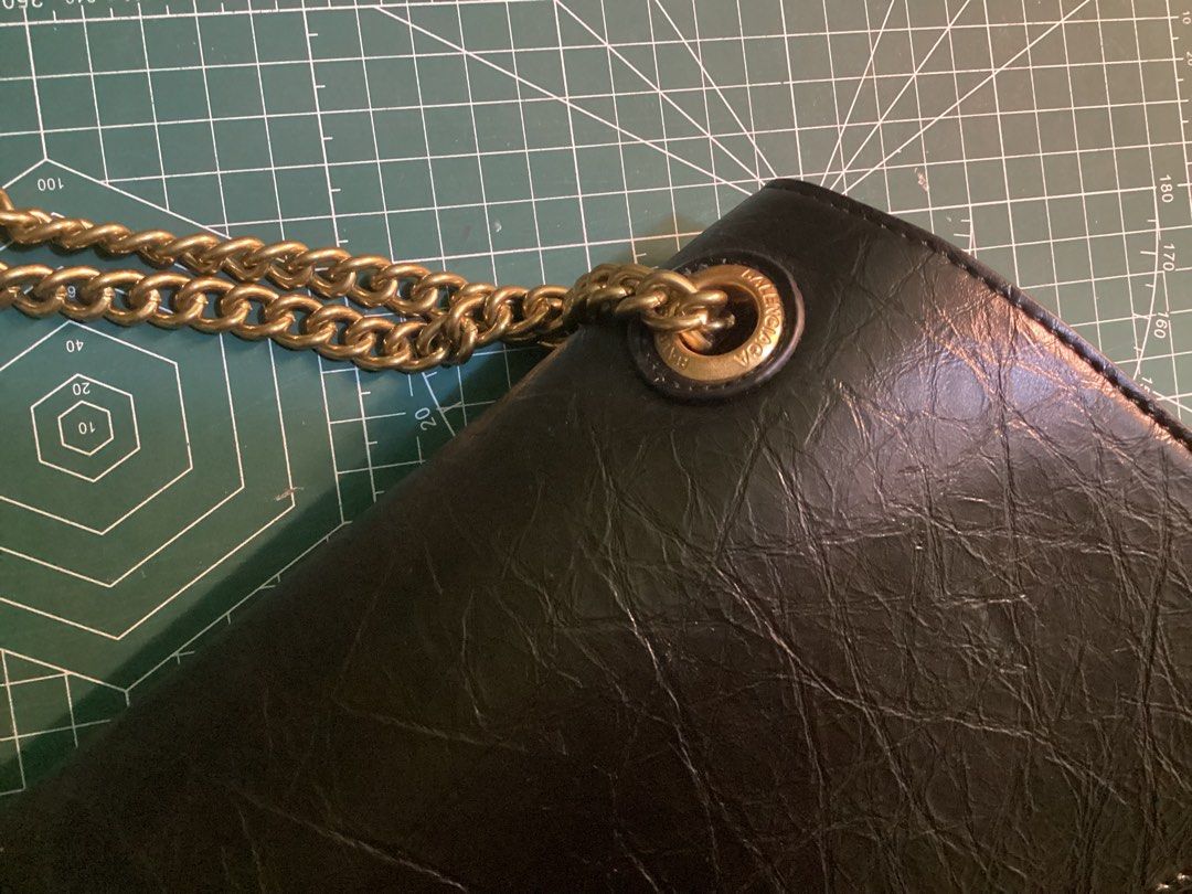 Balenciaga Black Shoulder Bag (Category: Luxury Bags & Wallets) located in Quezon City. Submitted by BagsAndBooks (Listing ID 1399555389, Image 3). Description: .
