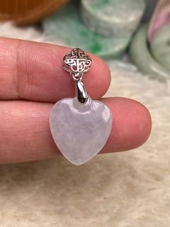 🦋香港🇭🇰現貨🛍🦋 📿適合:初生BB、成人、長輩⋯ 📇緬甸天然翡翠:純銀S925冰冰愛心吊墜 📏尺寸:19.9*闊18.1*厚5.5mm 📝證書  代辦香港九龍翡翠珠寶鑒定證書 64241108083329110