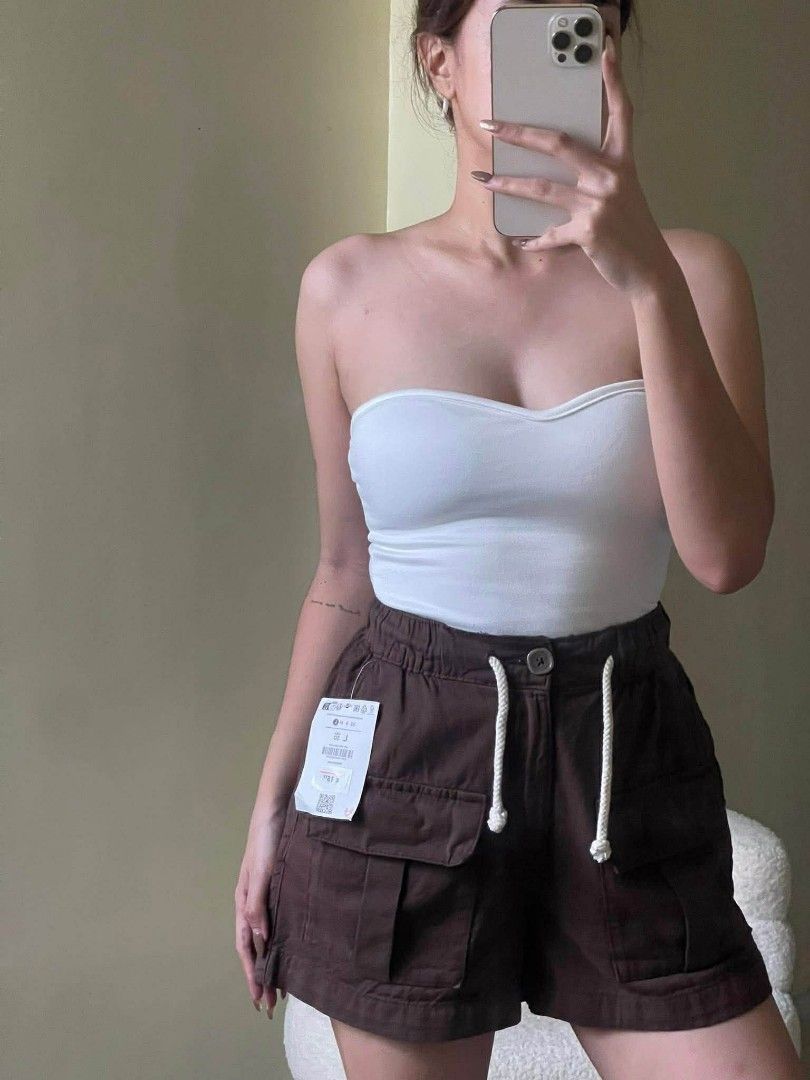 BERSHKA Cargo Shorts (Brown/Cream) (Category: Shorts) located in Manila. Submitted by urbanrestyle (Listing ID 1399496933, Image 2). Description: 📍 Location: Caloocan 💳 Payment Options: GCash | BPI | Maya | GoTyme 🚚 Delivery Options: Lalamove | J&T | LBC Send a message for more photos 📸 Available sizes: *Off white - 25, 26, 27, 29 *Brown - 25, 26, 27, 28 ⚠️ Reminder ⚠️ All items are sold as-is — no returns, no refunds. Make sure to check the 