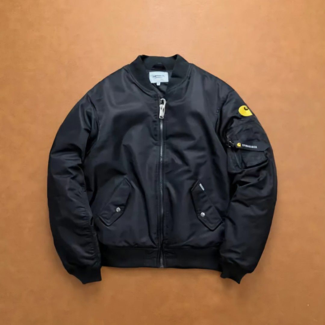 Carhartt Wip X Kiyonaga&Co 日綫重磅聯名加厚MA1 外套夾克棉服 （分類：外套及戶外衣服）位於 Hong Kong。 由 funsselling 提交（商品編號 1399466547，圖片 3）。簡介： 面料採用高強度尼龍 有質感防潑水 內里厚棉填充 保溫防寒 側面有標誌性金標刺繡 口袋拉鍊有特殊織帶 背後有黑色刺繡KIYONAGA 字母logo 尺碼: S-XL 男女同款。