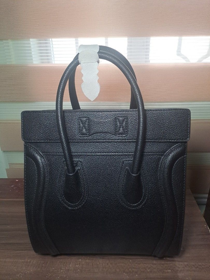 Celine Black Leather Handbag (dupe) (Category: Luxury Bags & Wallets) located in Manila. Submitted by kmngla (Listing ID 1399493734, Image 3). Description: .