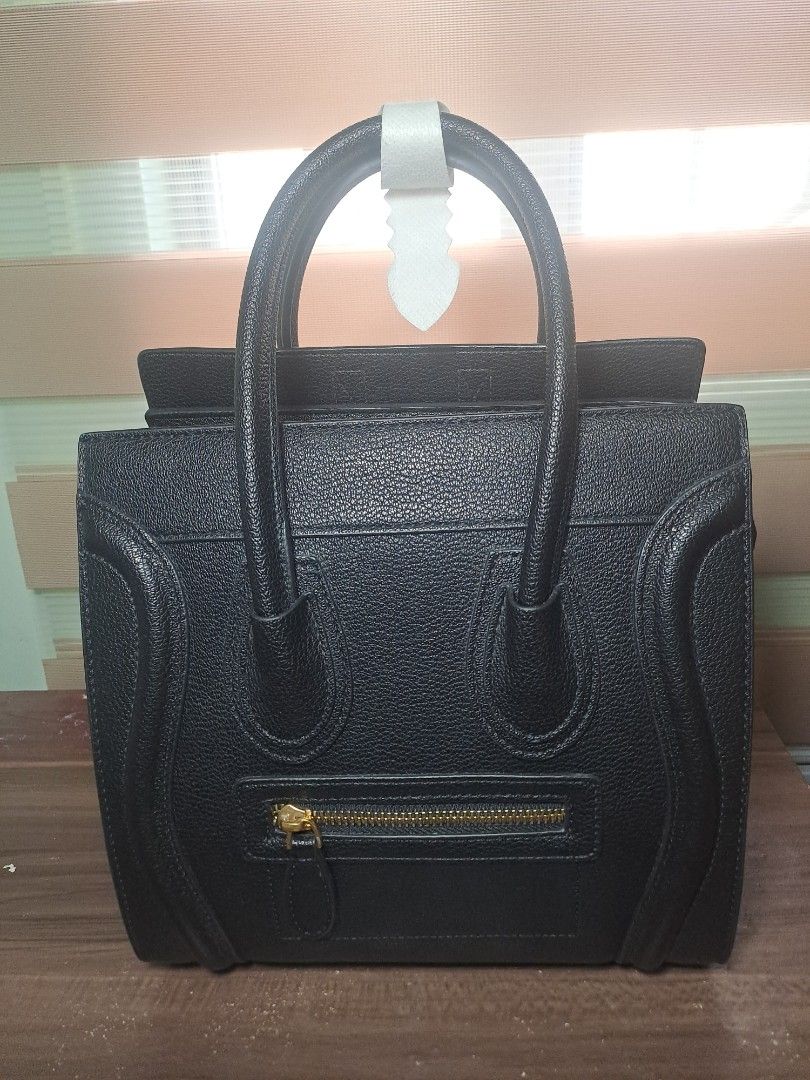 Celine Black Leather Handbag (dupe) (Category: Luxury Bags & Wallets) located in Manila. Submitted by kmngla (Listing ID 1399493734, Image 2). Description: .