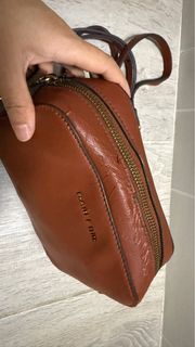 Charles & Keith 棕色斜挎包64242862144643110