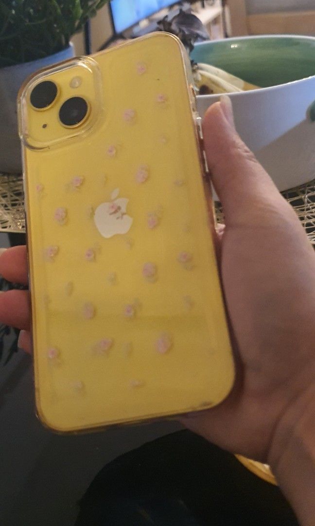 Iphone Clear case with flowers (Category: Cases & Covers) located in Taguig. Submitted by uniquefindsmnl (Listing ID 1399514829, Image 3). Description: .