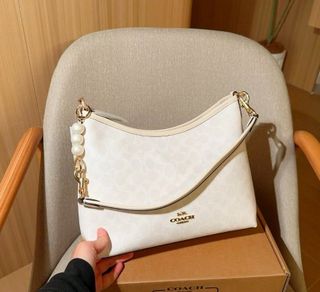 Coach 白色肩背包附珍珠肩帶64235807130499110