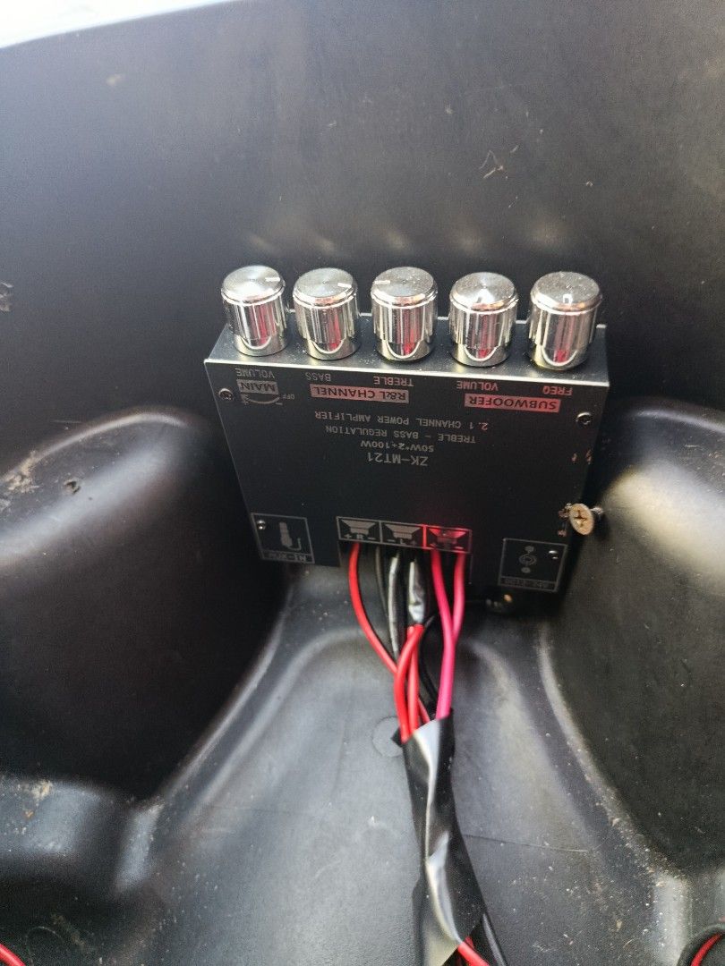 Crown Car Audio Speaker System (Category: Soundbars, Speakers & Amplifiers) located in Manila. Submitted by amanoma2345 (Listing ID 1399538512, Image 3). Description: - Complete car audio speaker system - Includes Crown speakers (various sizes and models) - ZP-M121 amplifier with channel controls - Includes all necessary wiring .