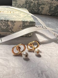 🌟品質保障🌟Dior 迪奧豬鼻子 CD 字母珍珠吊墜耳釘64236132971010110