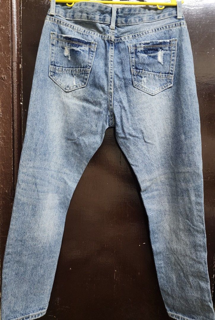 Distressed Jeans - Size M (Category: Jeans) located in Las Pinas. Submitted by yramerim (Listing ID 1399535751, Image 2). Description: Size: medium to semi large Mode of payment: Gcash,maya or rcbc Courier: LBC PLEASE MANAGE YOUR EXPECTATIONS. PRELOVED ITEMS NO CANCELLATION NO COD NO RETURN/NO EXCHANGE - Light blue distressed jeans - Size: M - Features ripped details on the front - Two back pockets - Made in China.
