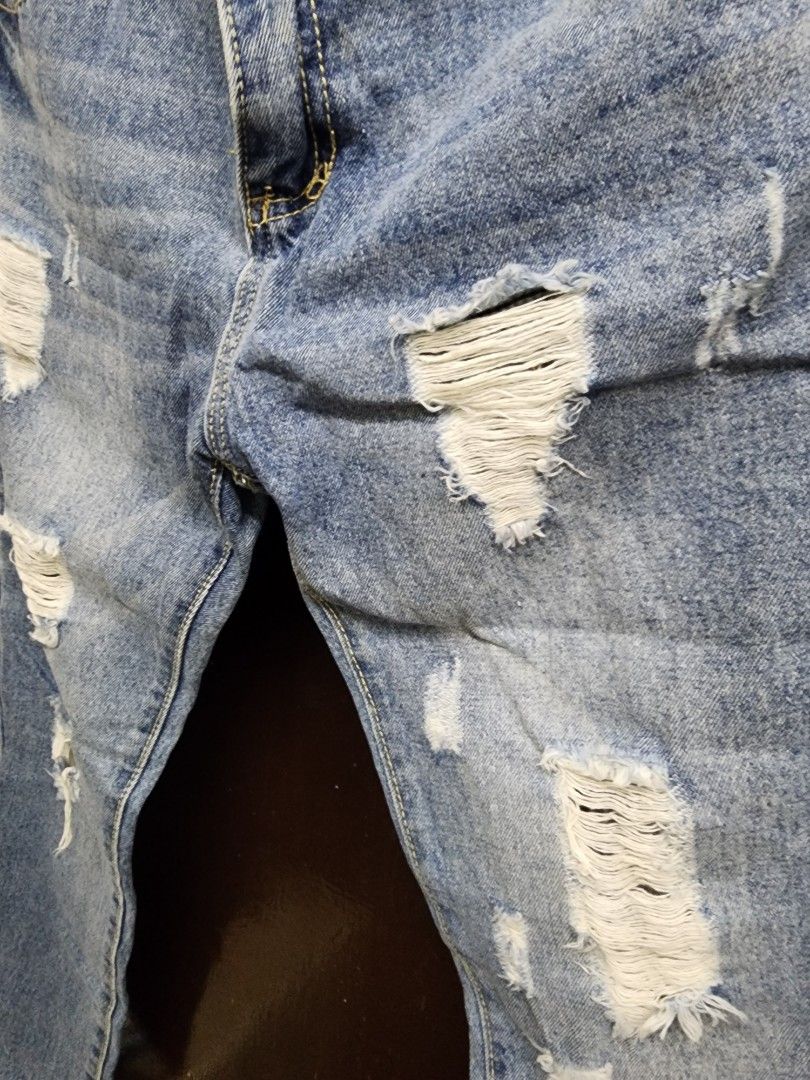 Distressed Jeans - Size M (Category: Jeans) located in Las Pinas. Submitted by yramerim (Listing ID 1399535751, Image 3). Description: Size: medium to semi large Mode of payment: Gcash,maya or rcbc Courier: LBC PLEASE MANAGE YOUR EXPECTATIONS. PRELOVED ITEMS NO CANCELLATION NO COD NO RETURN/NO EXCHANGE - Light blue distressed jeans - Size: M - Features ripped details on the front - Two back pockets - Made in China.