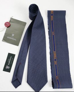 (Category: ) located in . Submitted by brandedclassicwearfabrics (Listing ID 1399587714, Image 1). Description: .