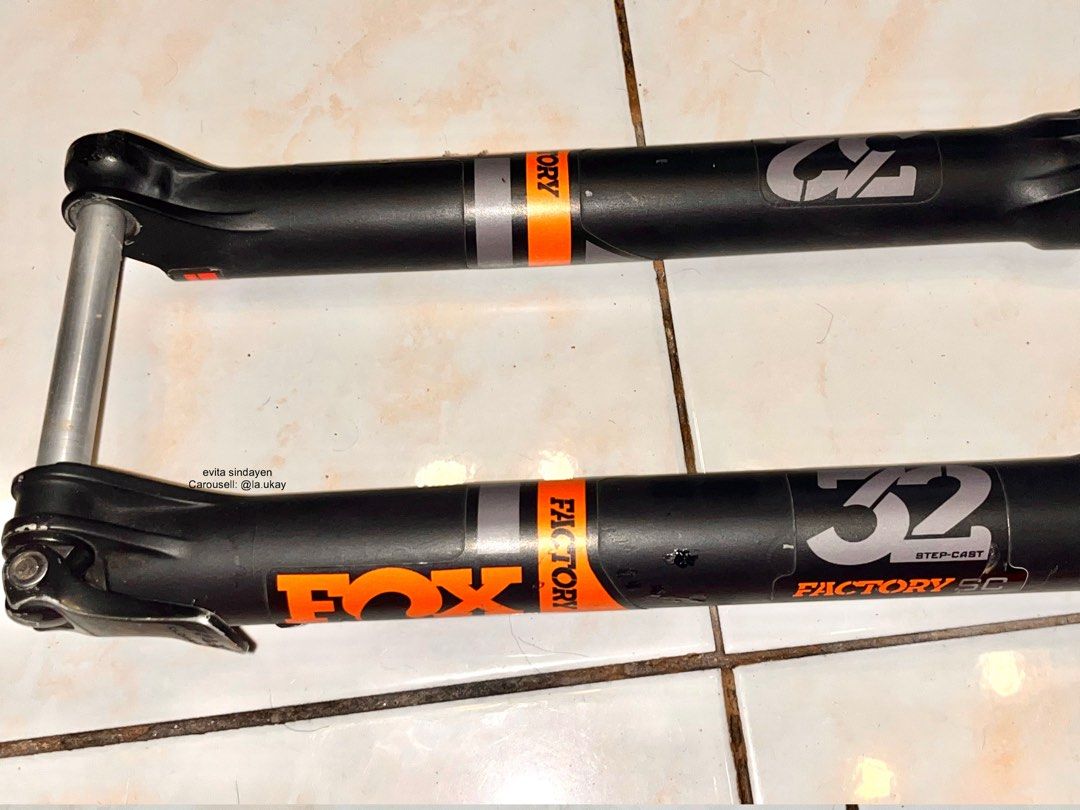 Fox Factory Series Suspension Fork (Category: Bicycles) located in Antipolo. Submitted by la.ukay (Listing ID 1399521329, Image 2). Description: Fox Factory Series Suspension Fork for Mountain Bikes Slighty Used - Like New No Box , but will package safely for delivery 140mm Travel ₱15,000 each ❌Orange - SOLD ✅Black - AVAILABLE See photos for condition, what you see is what you get. Last Photos for Reference only. Meet up : Vista Mall Antipolo / L