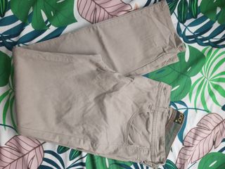 (Category: ) located in . Submitted by themightythrift (Listing ID 1399532378, Image 1). Description: .
