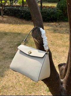 🌟官網授權商家🌟FURLA 豆腐包，頭層牛皮 Danae 女士牛皮時尚單肩斜挎包64235515860737110