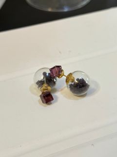 帶紫色點綴的玻璃球耳釘64237768934657110