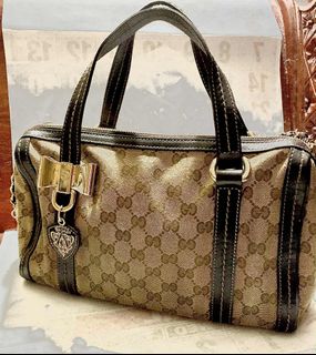(Category: ) located in . Submitted by leira_closet (Listing ID 1399451303, Image 1). Description: .
