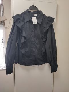 H&M 黑色荷葉邊襯衫64237767670913110