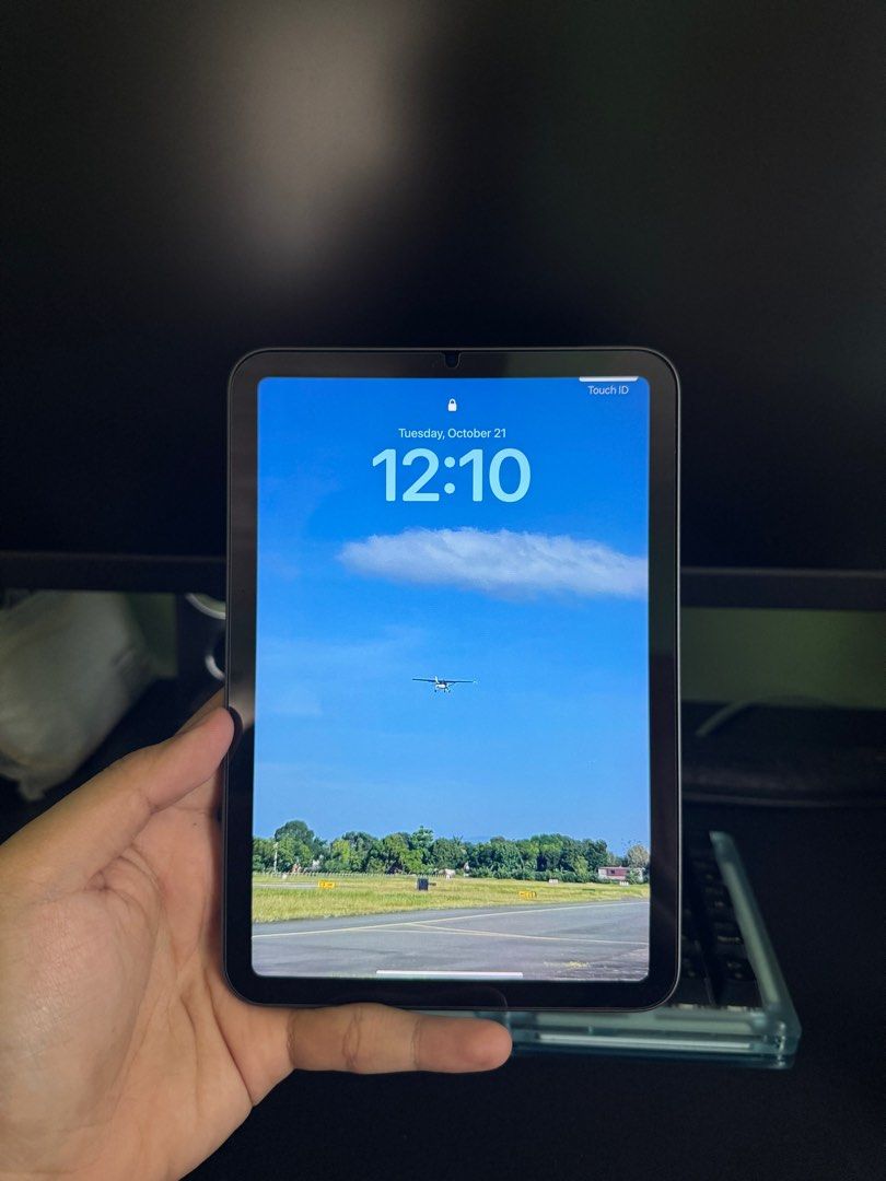 iPad mini 6 64gb (Category: iPad) located in Quezon City. Submitted by nojjulianes (Listing ID 1399484008, Image 2). Description: iPad mini 6 NTC 64gb Unit only plus 2 case Can give generic charger if needed Slightly nego Good battery! No History if repair unli check Only issue is dent sa last pic Personally used 9/10 condition Rfs-upgrade North Caloocan/Fairview meetups Other loc by schedule.