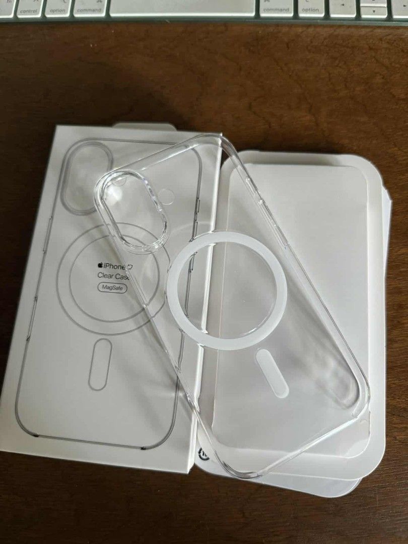 iPhone 17 MagSafe Clear Case [NON YELLOWING SLIM FIT] (Category: Cases & Sleeves) located in Manila. Submitted by zionmerced (Listing ID 1399491277, Image 2). Description: Available for iPhone 13 to 17 pro max :) pm me po.